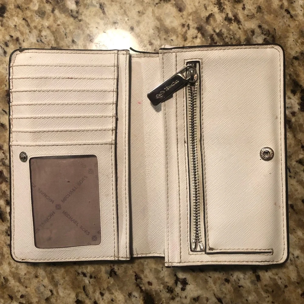 Michael Kors Cream Wallet